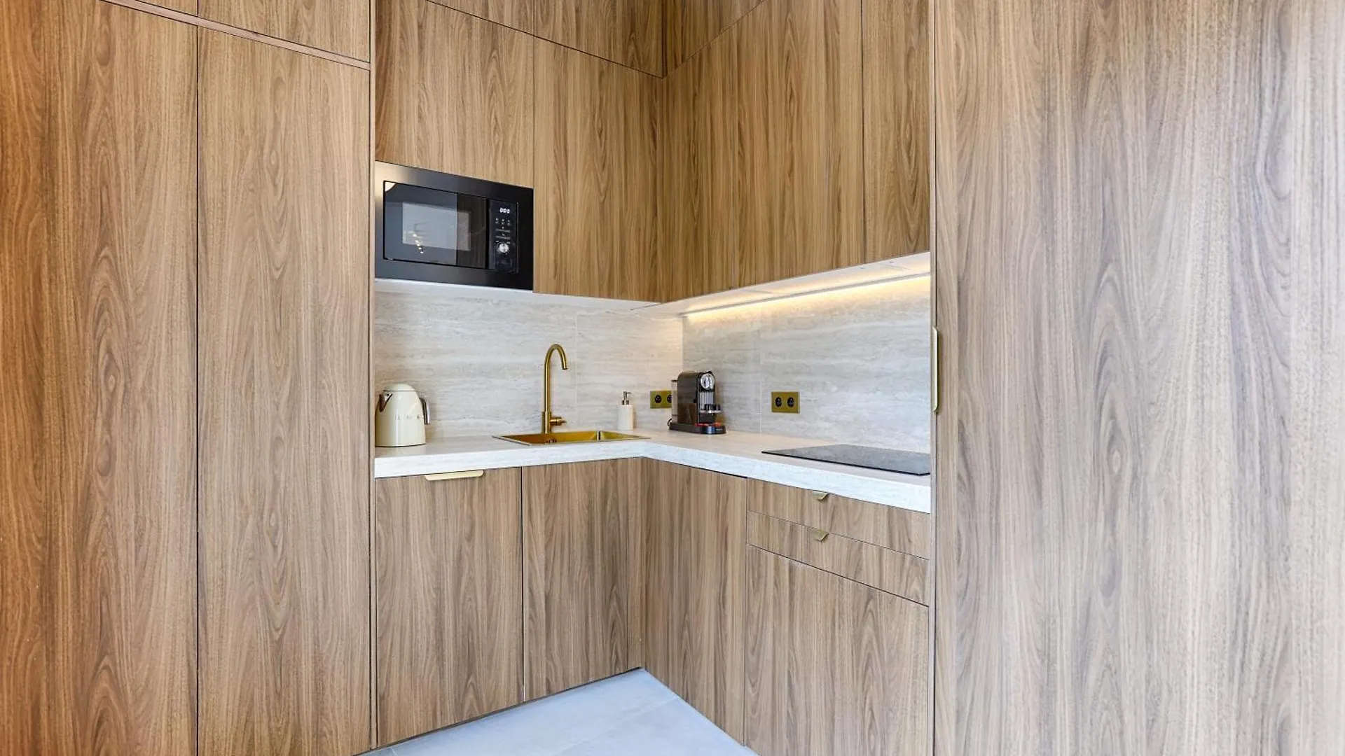 Appartement De Luxe Avec Terrasse Sur Les Champs Elysees Parijs 0*,  Frankrijk