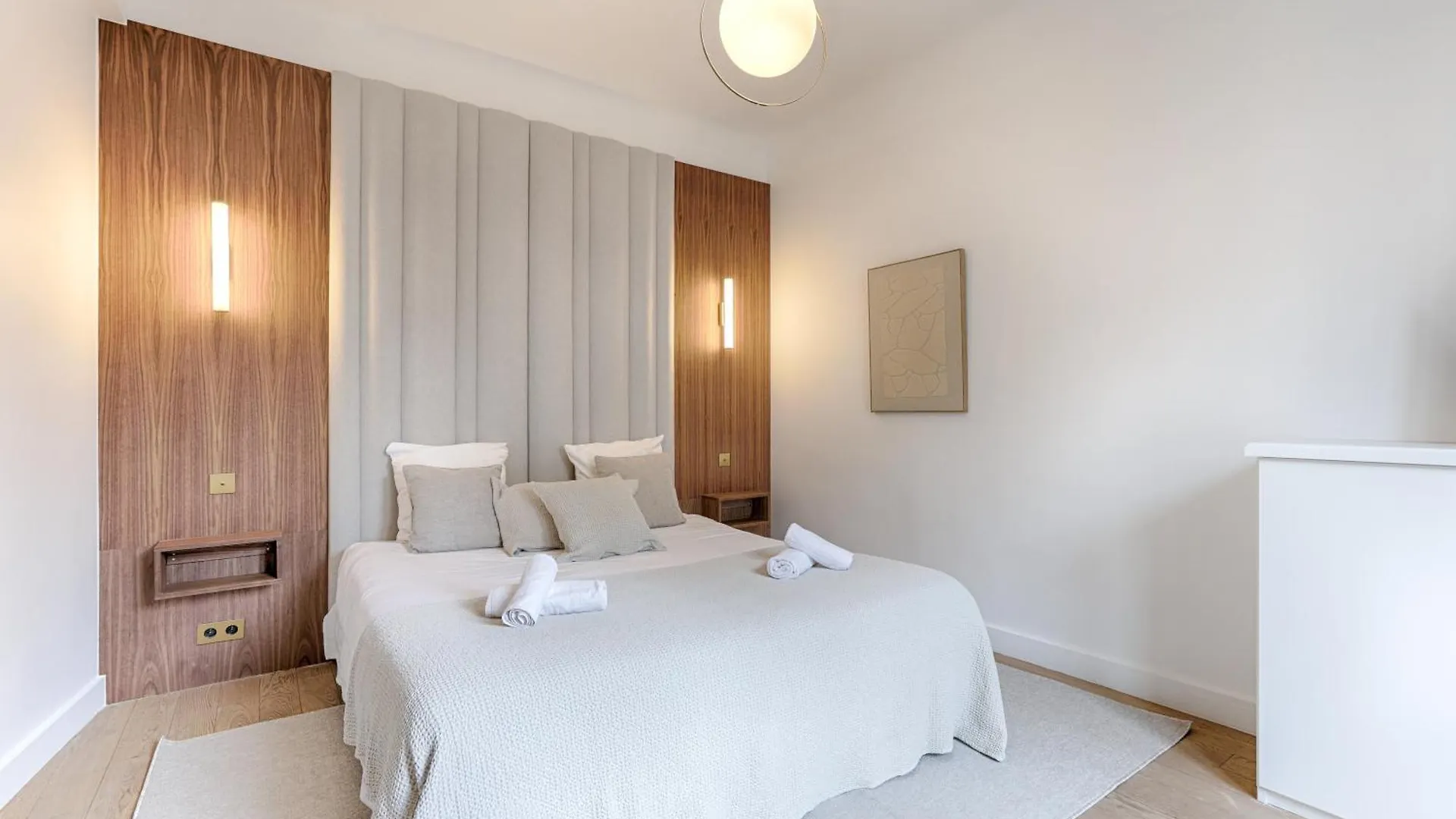 Appartement De Luxe Avec Terrasse Sur Les Champs Elysees Parijs