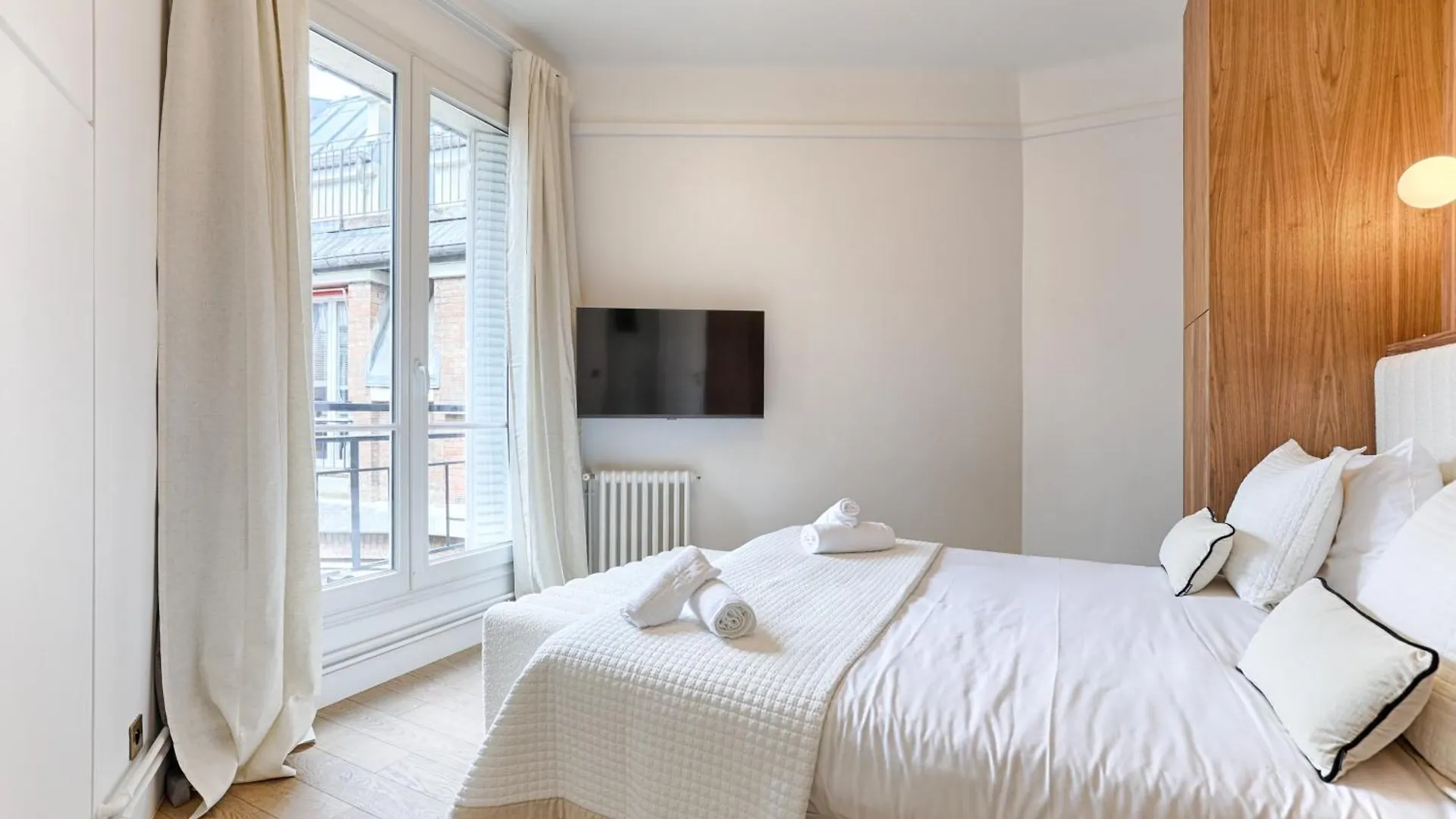 Appartement De Luxe Avec Terrasse Sur Les Champs Elysees Париж Апартаменты