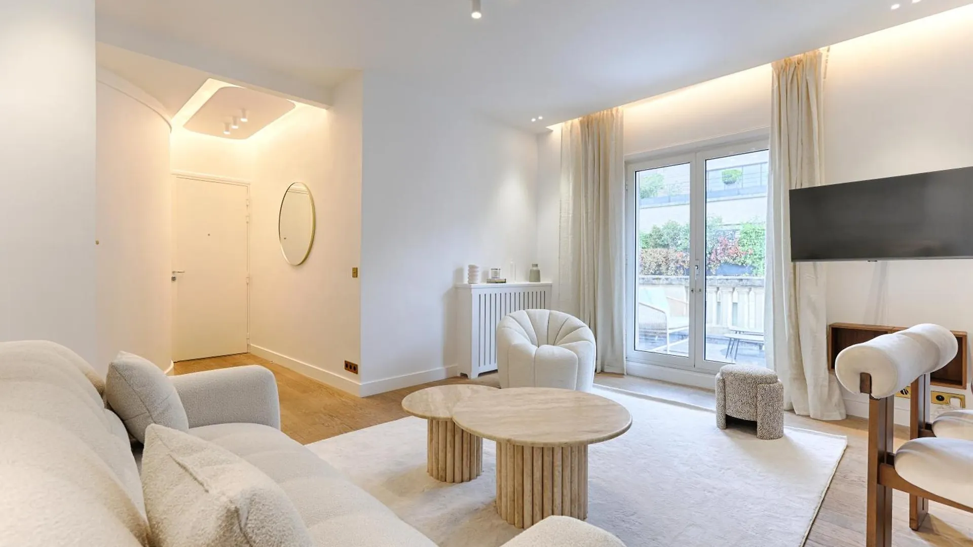 Апартаменты Appartement De Luxe Avec Terrasse Sur Les Champs Elysees Париж